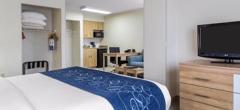 Comfort Suites Seven Mile Beach And Resort George Town